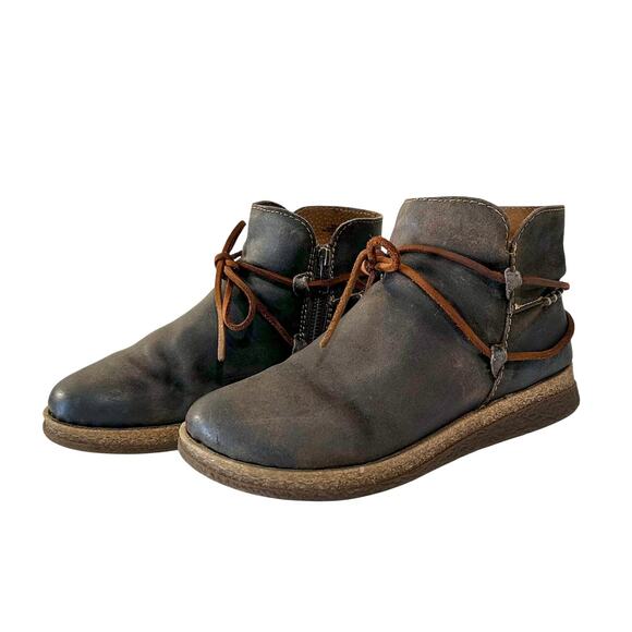 BORN Cayln Chukka Full Grain Leather Brown Ankle Bootie Size 8 Boho Side Zip - Picture 1 of 14